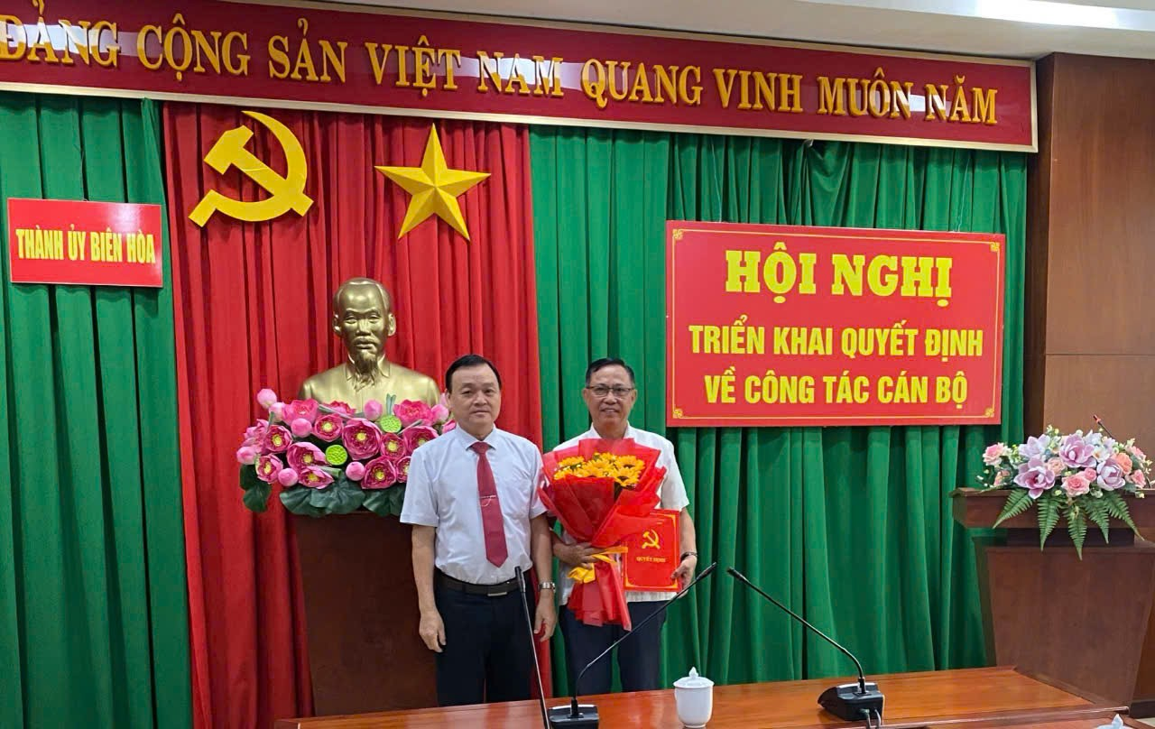 Triển khai Quyết định của Ban Thường vụ Thành ủy về công tác cán bộ